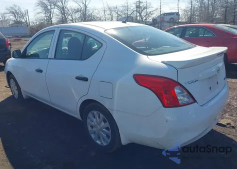 2014 Nissan Versa 1.6 S+ z USA, uszkodzony, nr VIN 3N1CN7AP8EL849213